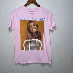Britney Spears! PINK Tshirt In Chair (2021) Size Medium!